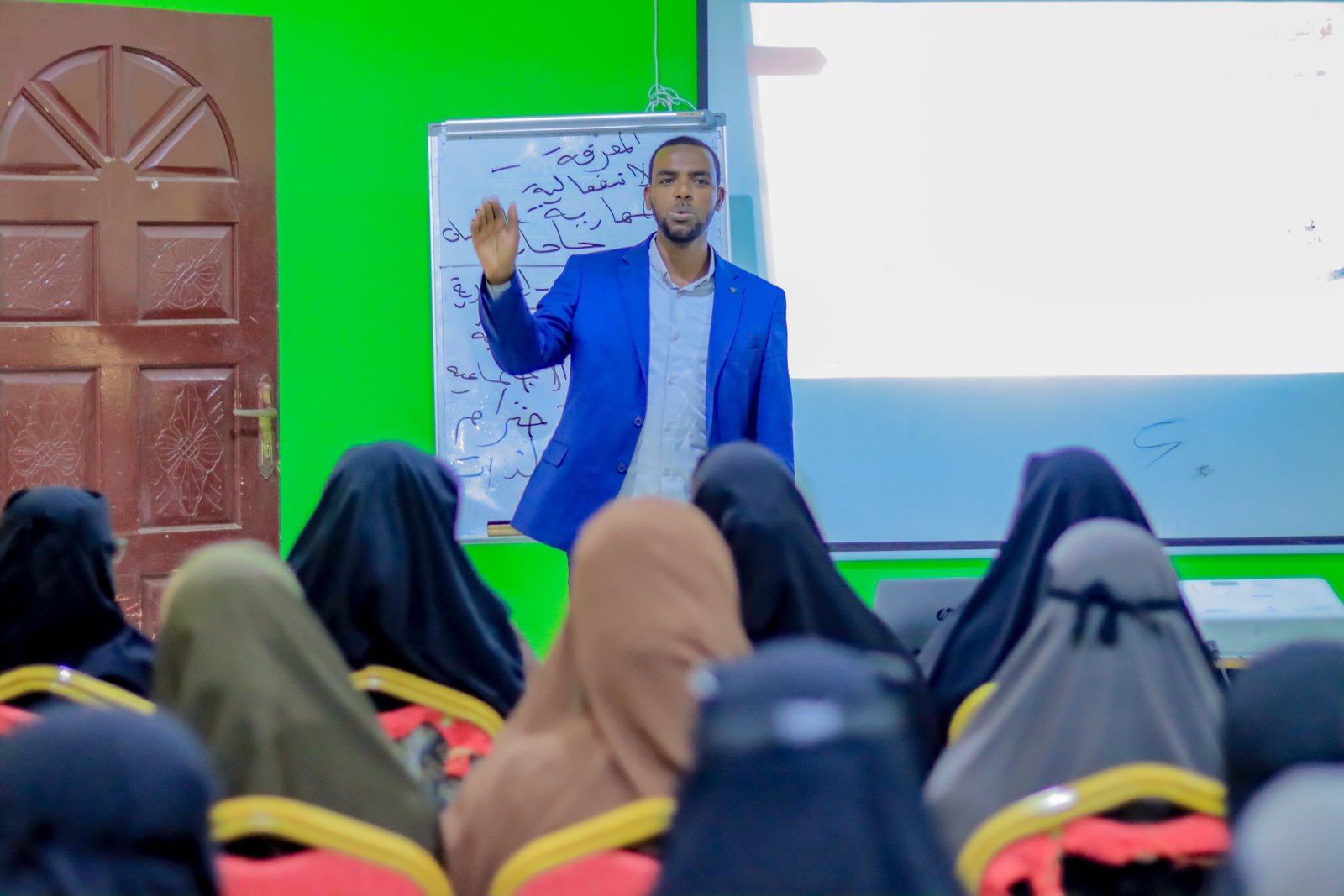 Sawirada Dawrada : Hababka Barbaarinta iyo Xanaanada Caruurta.