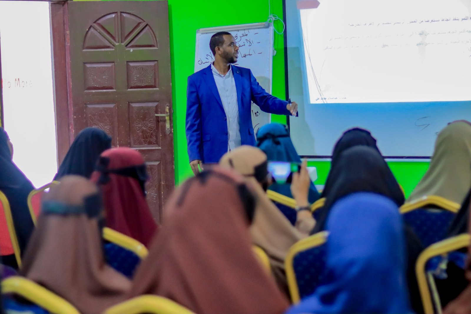 Sawirada Dawrada : Hababka Barbaarinta iyo Xanaanada Caruurta.